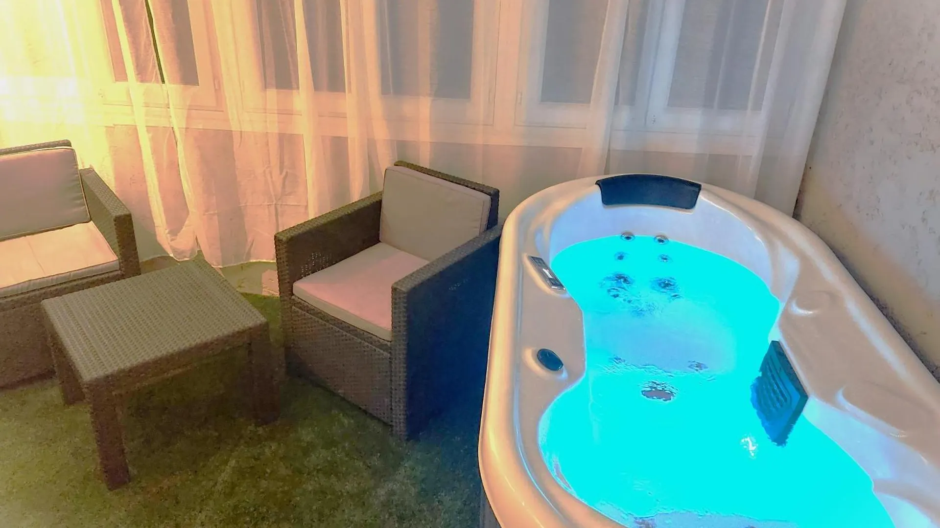 Hotel Les Jardins De Bormes, Sauna & Jacuzzi France